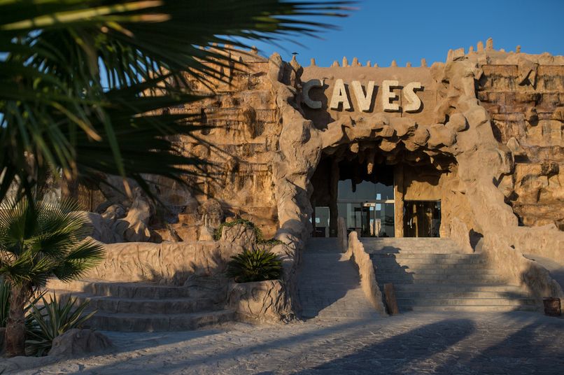 Caves Beach Resort в Хургаде: первобытный мир с современным комфортом