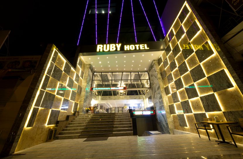 RUBY HOTEL - 2