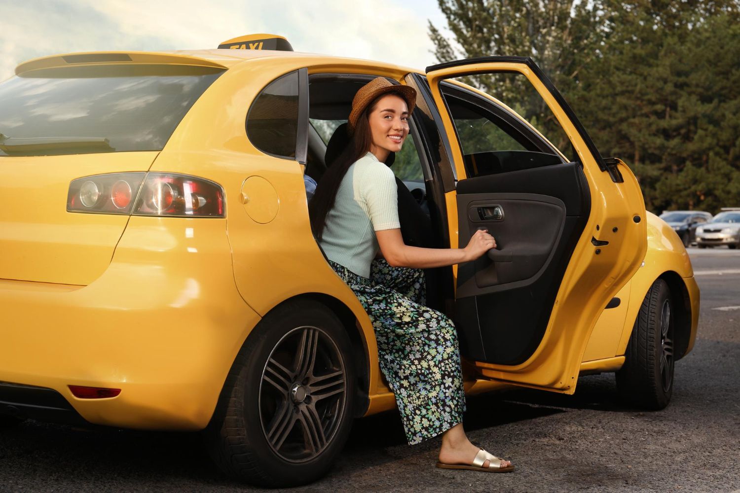 В такси Таиланда появились обязательные QR-коды: три цвета для безопасности туристов - 1