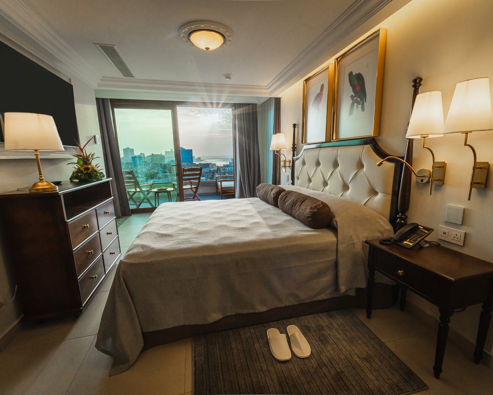 MYSTIQUE REGIS HABANA - 19