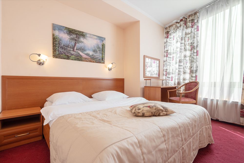 АСТРУС - ЦЕНТРАЛЬНЫЙ ДОМ ТУРИСТА - 21