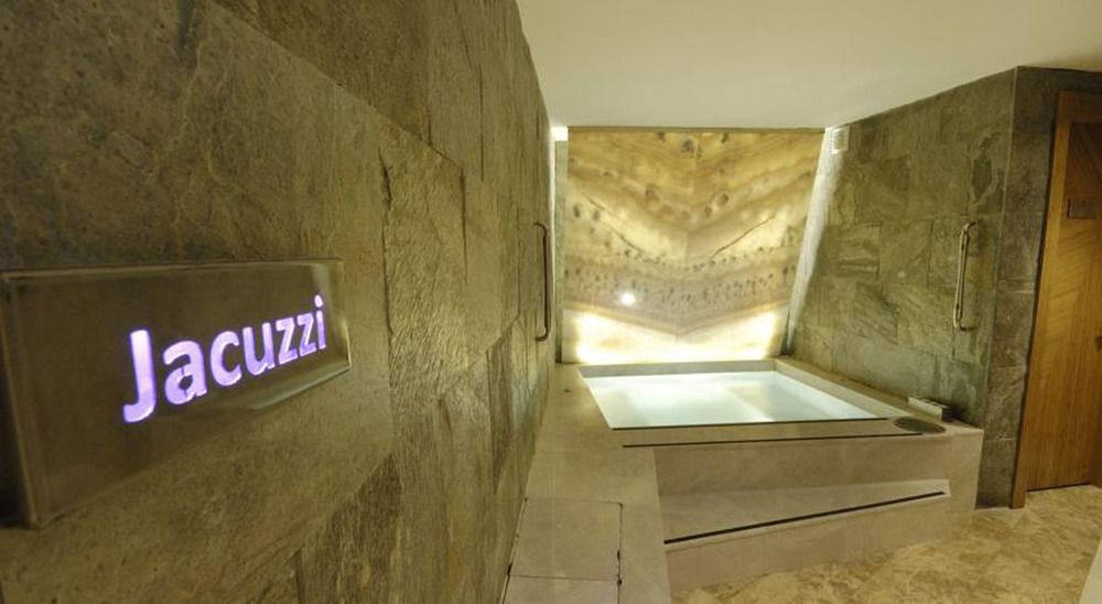 Tulip City Hotel - 24