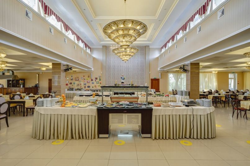 РАССВЕТЫ И ЗАКАТЫ (бывш. ЧЕРНОМОРЕЦ), санаторий (Песчаное) - 1