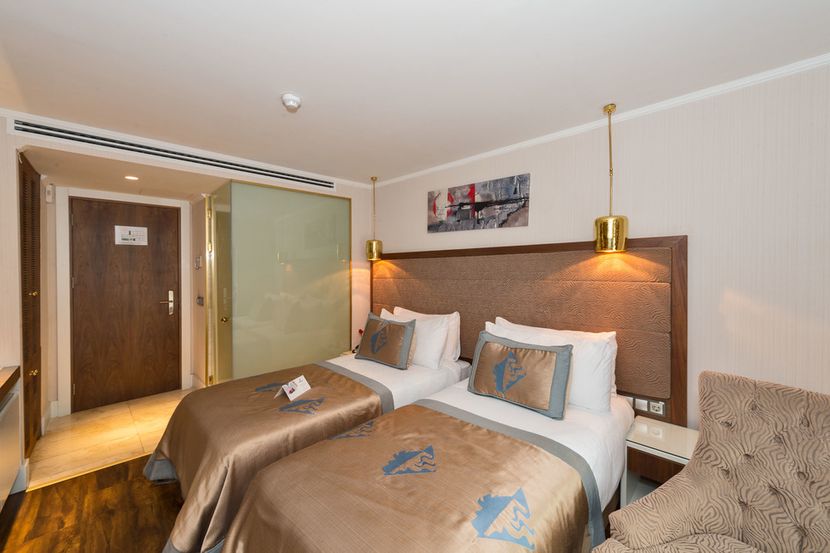 Darkmen Hotel - 5