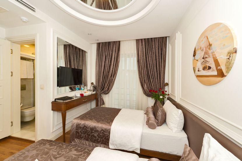 Darkmen Hotel - 4