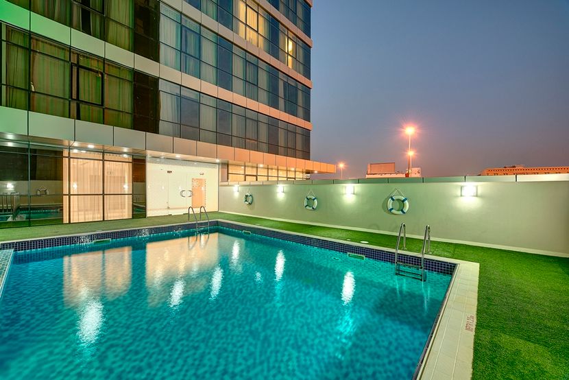 ROYAL CONTINENTAL HOTEL - 4