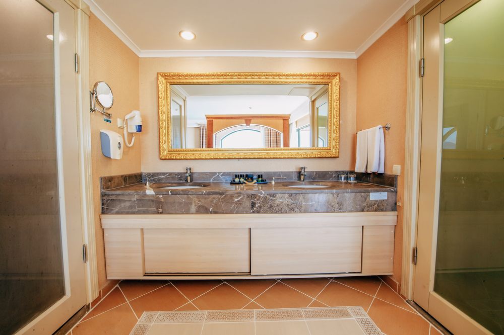 World The Hotel Utopia  - 300