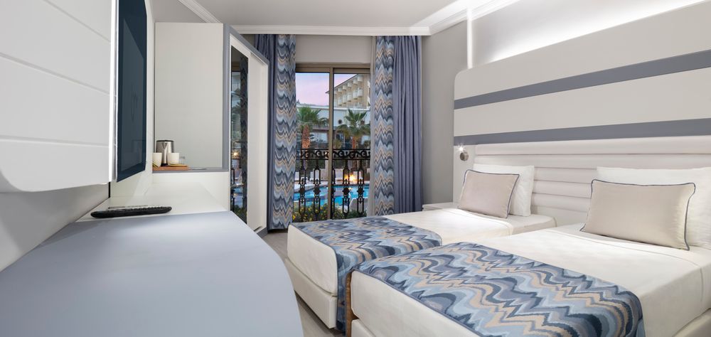 Blue Marlin Deluxe Spa Resort Hotel - 89