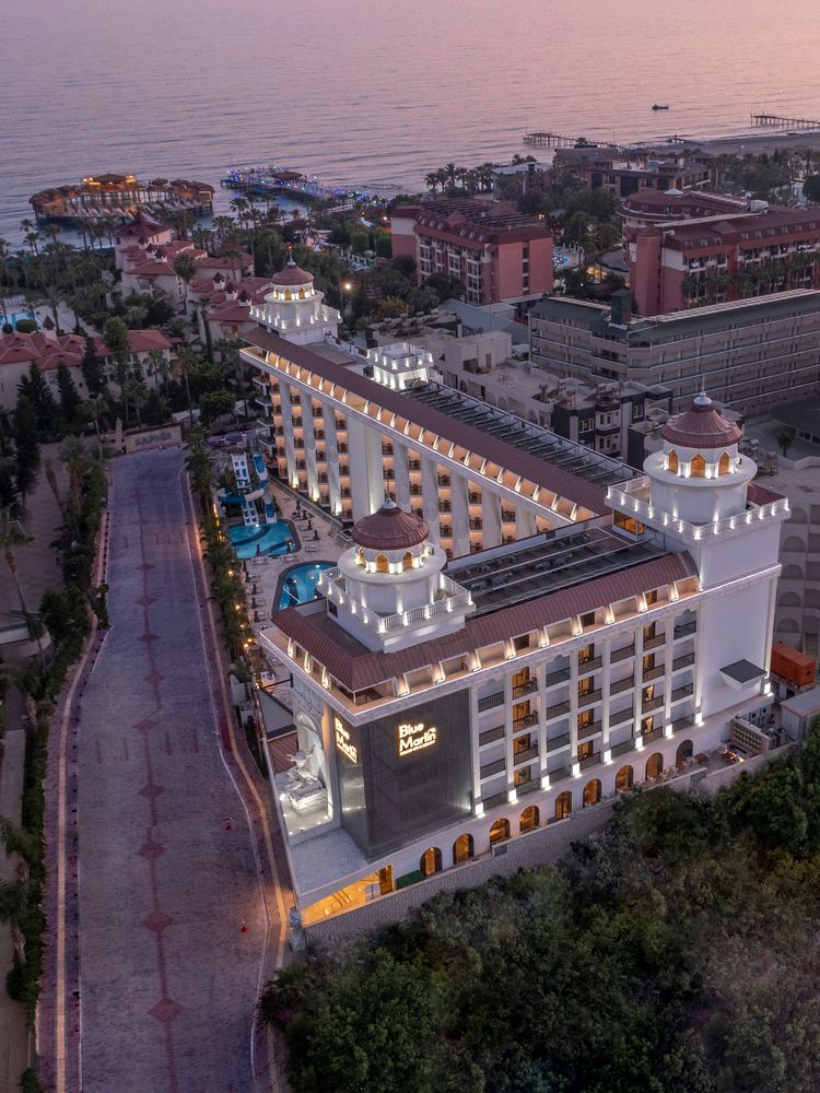 Blue Marlin Deluxe Spa Resort Hotel - 3