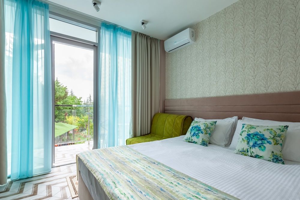 ГРЕЙС АРЛИ, гостиница - 66