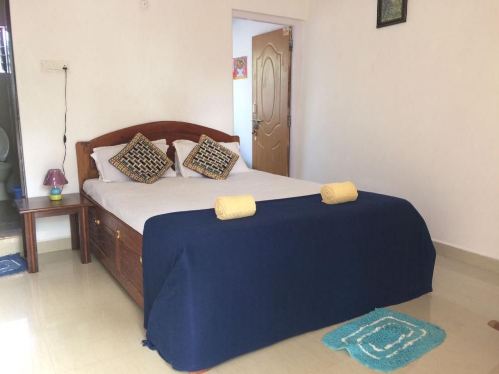 WHITE HOUSE BEACH APARTMENTS - 18