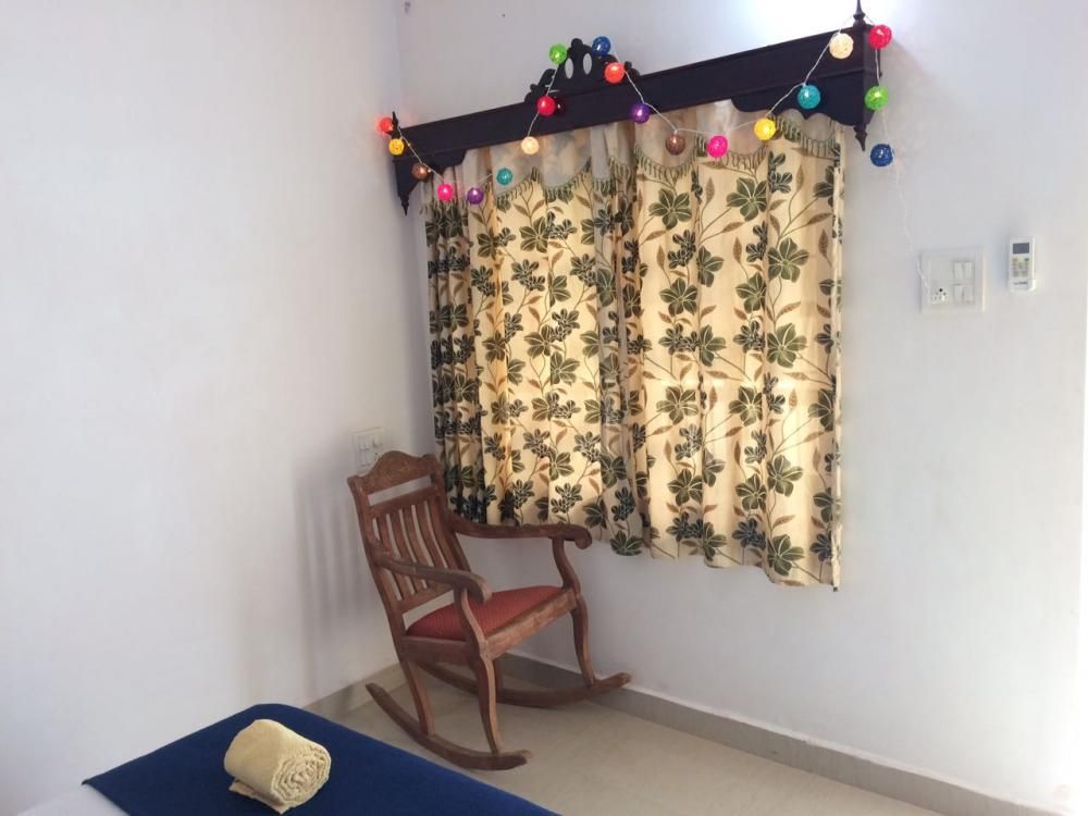 WHITE HOUSE BEACH APARTMENTS - 13