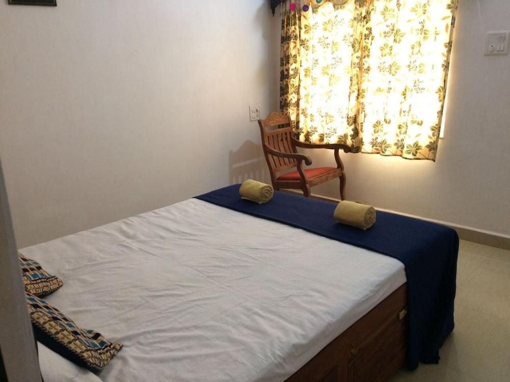 WHITE HOUSE BEACH APARTMENTS - 12