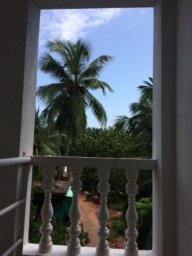 WHITE HOUSE BEACH APARTMENTS - 3