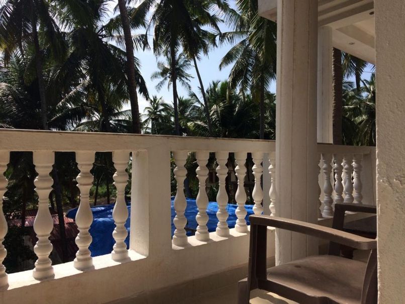 WHITE HOUSE BEACH APARTMENTS - 2