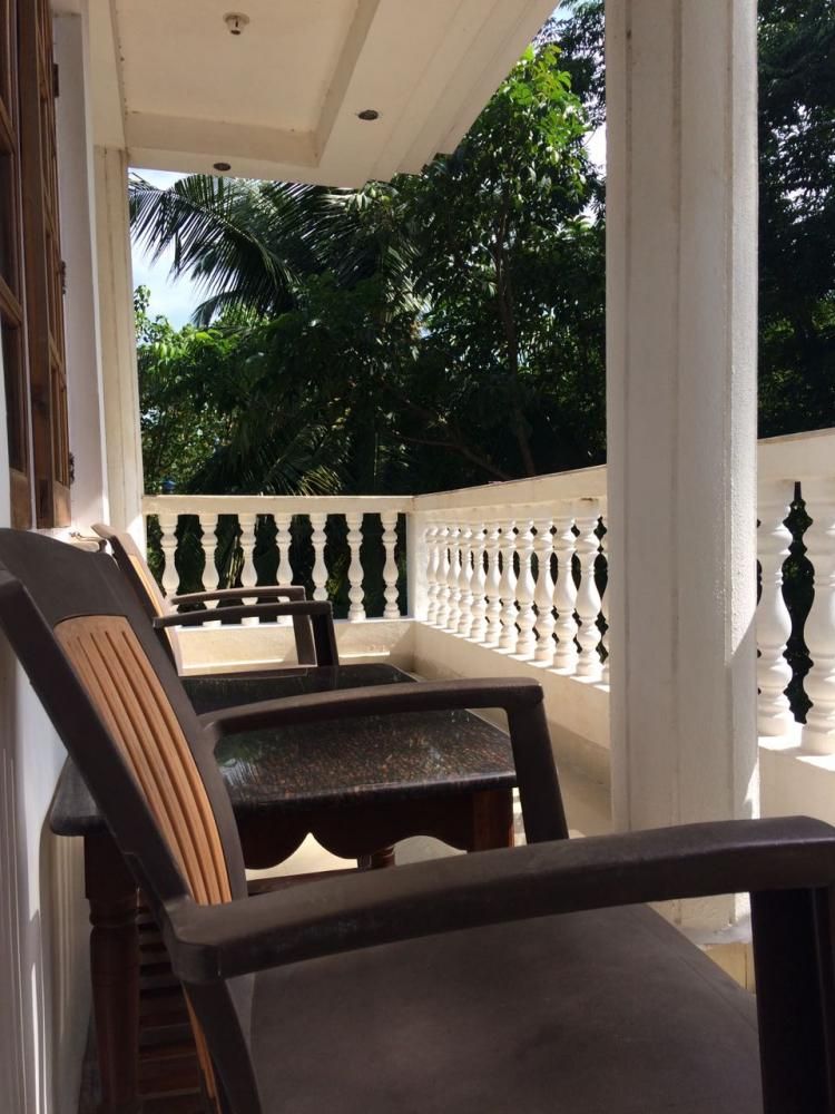 WHITE HOUSE BEACH APARTMENTS - 1