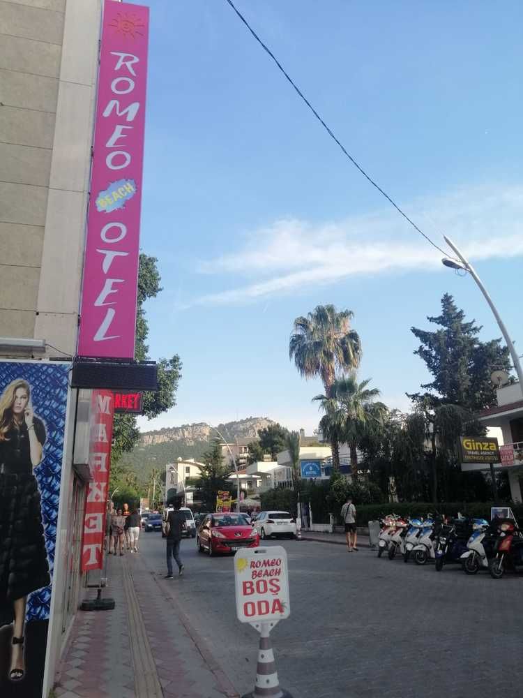 Romeo Beach Hotel - 1