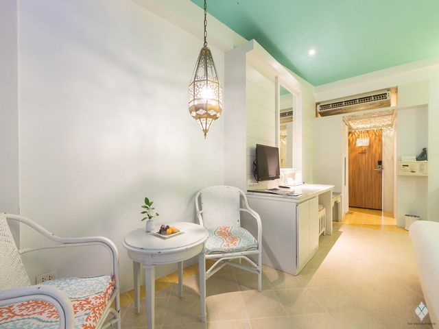 THE VERANDAH - 48