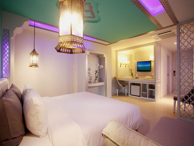 THE VERANDAH - 44