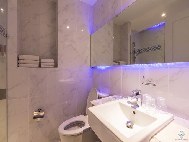 THE VERANDAH - 33