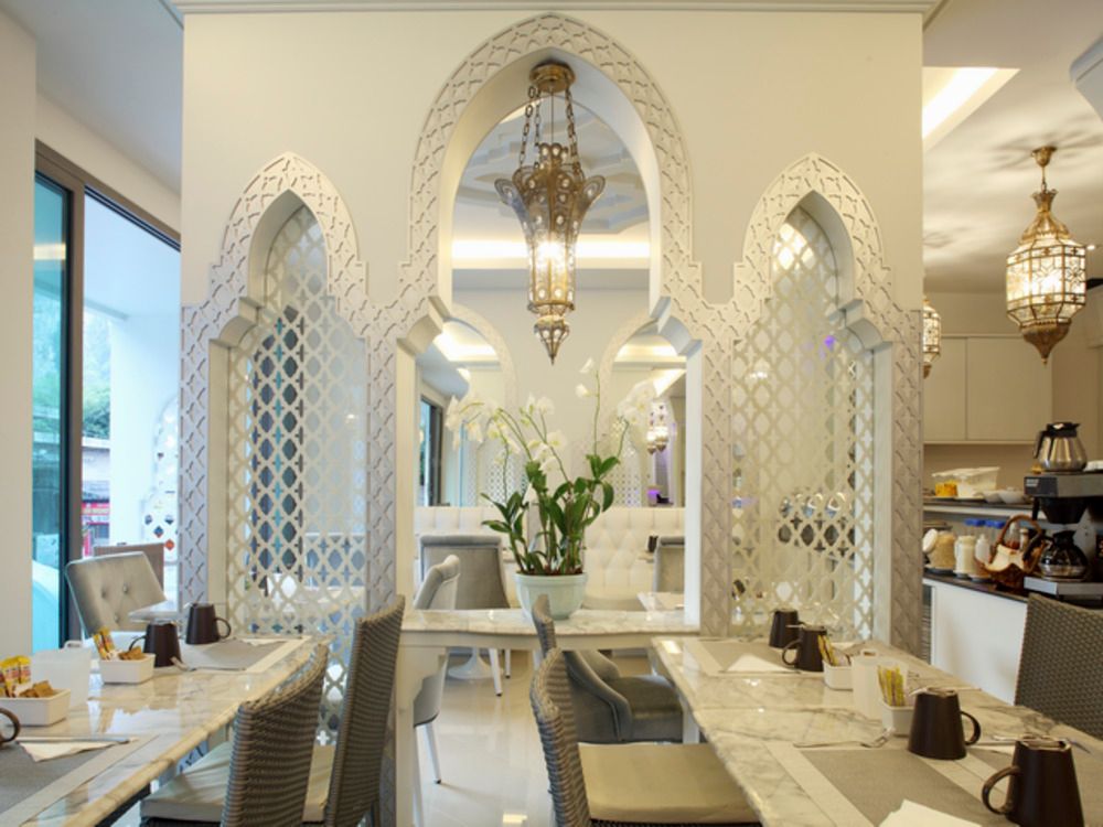 THE VERANDAH - 16