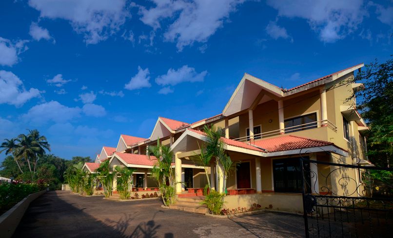 TREEHOUSE BLUE VILLAS - 1