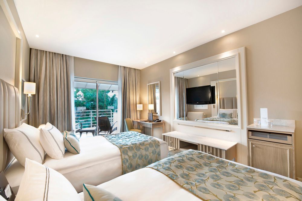 Titanic Deluxe Lara - 103