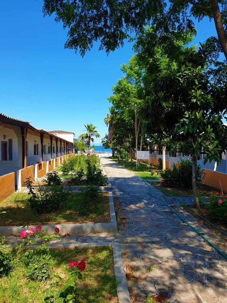Ugur Hotel Beach - 1
