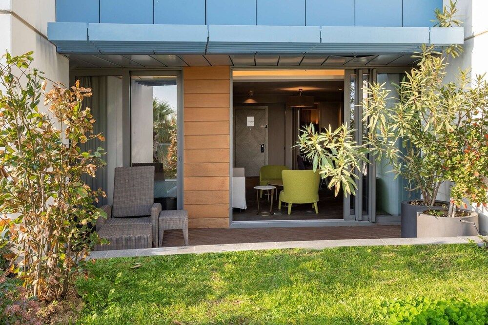 Radisson Blu Istanbul Ottomare - 42