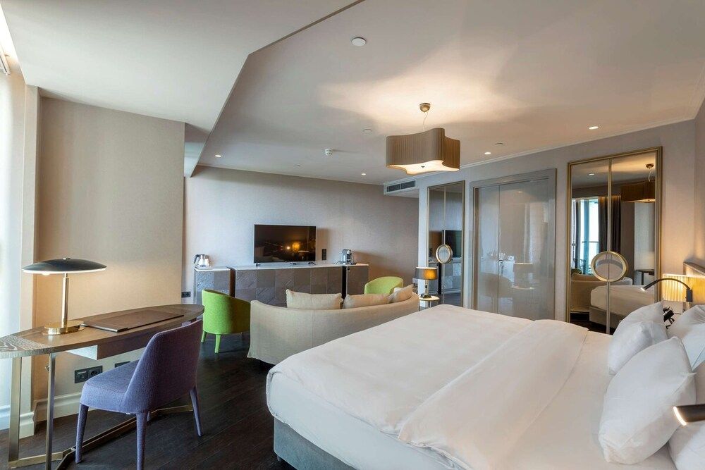 Radisson Blu Istanbul Ottomare - 37