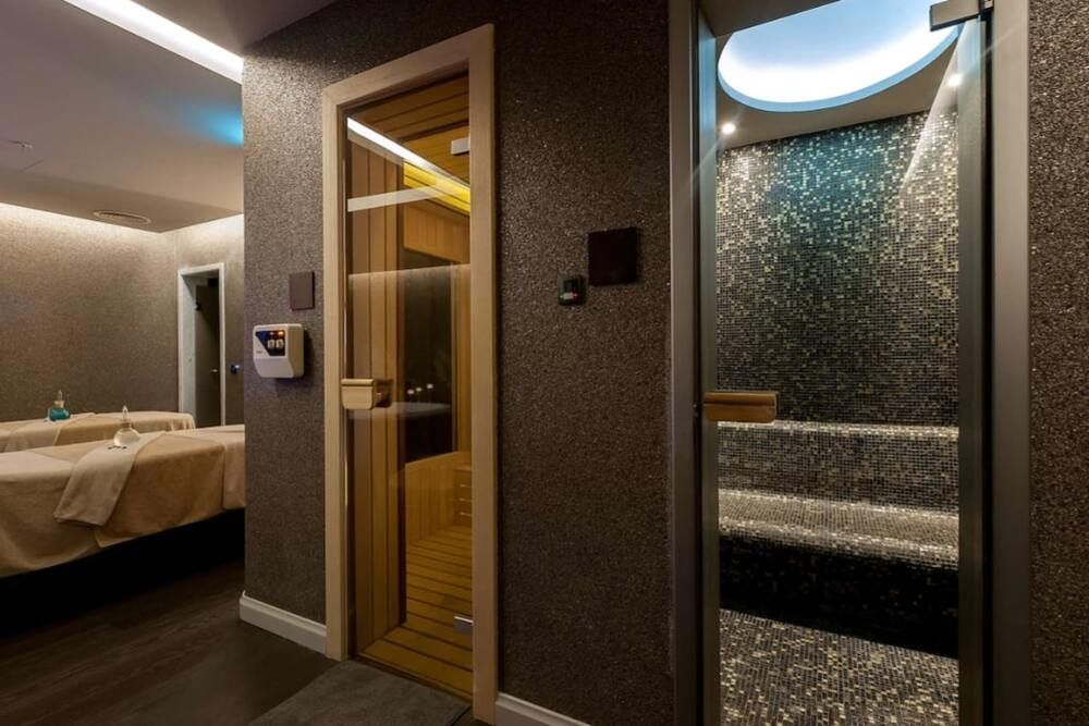 Radisson Blu Istanbul Ottomare - 17