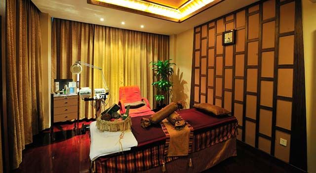 BROADWAY MANSIONS HOTEL - ON THE BUND - 39