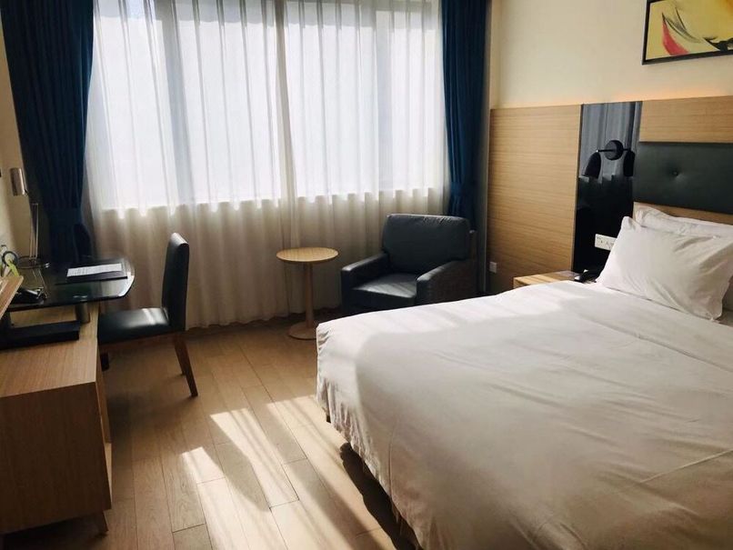 HOLIDAY INN SHANGHAI HONGQIAO CENTRAL - 5