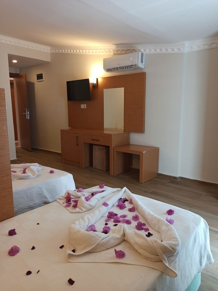 Britannia Hotel & Villas - 14