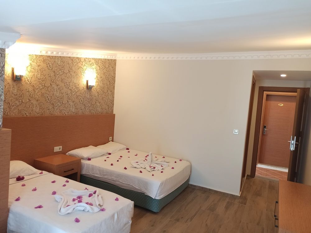 Britannia Hotel & Villas - 13