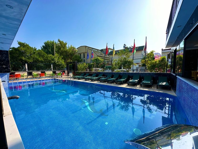 Britannia Hotel - 4