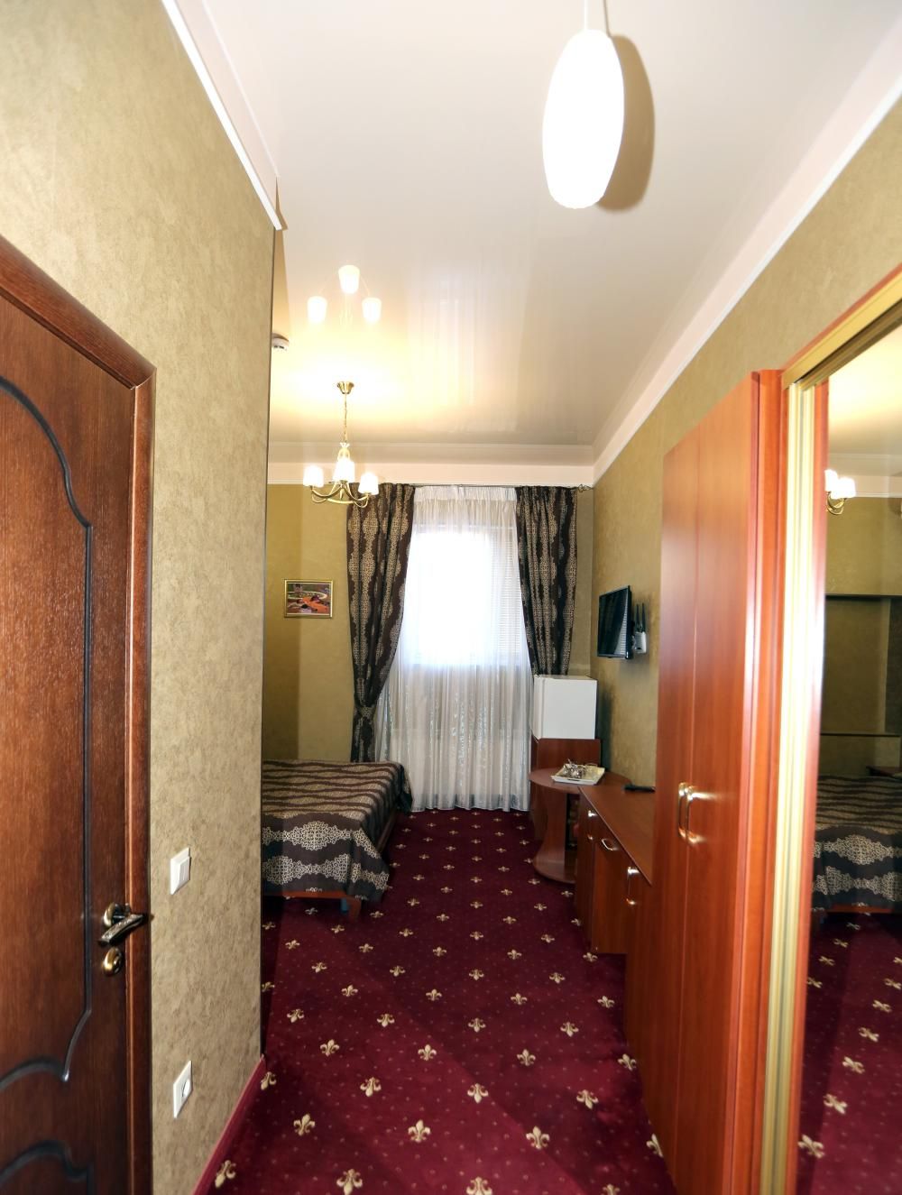 РОЯЛ, гостевой дом (Симферополь) - 16