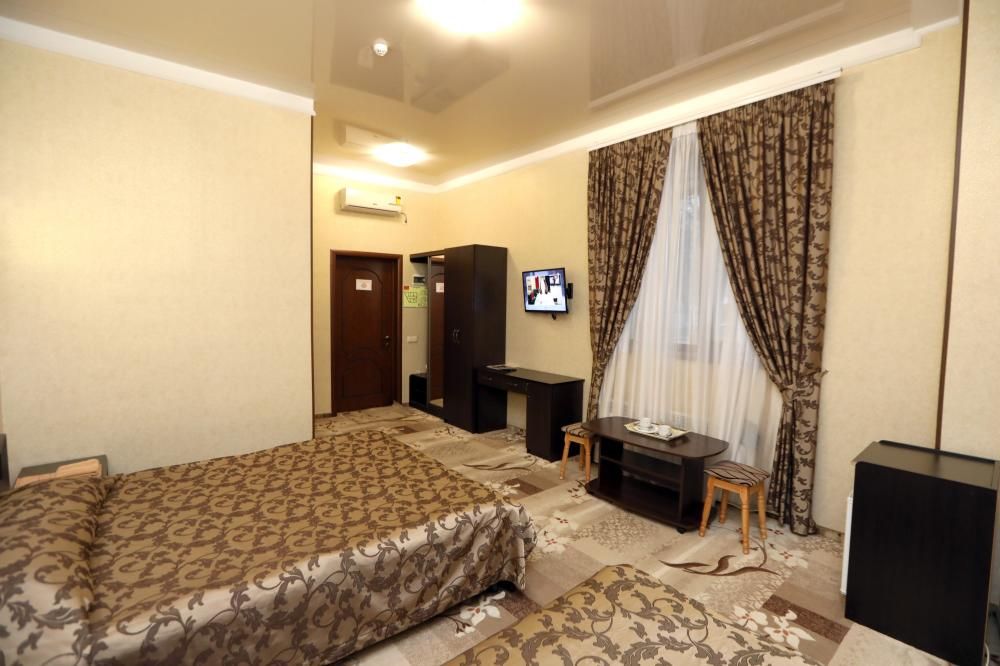 РОЯЛ, гостевой дом (Симферополь) - 1