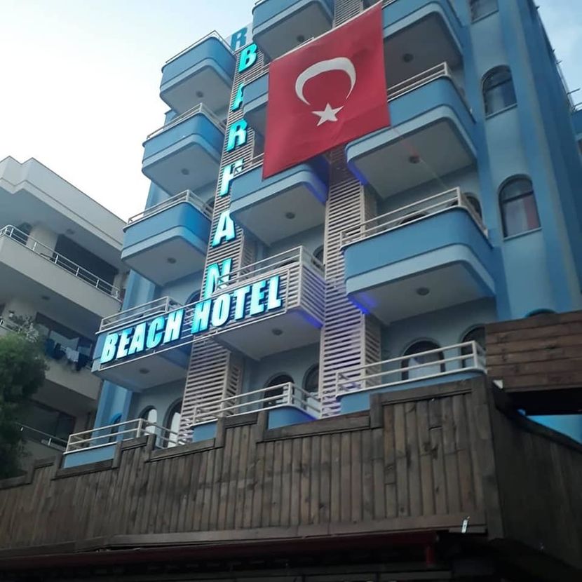 Barhan Beach Hotel - 2