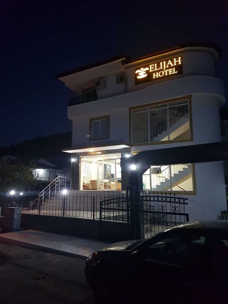 Elijah Hotel - 1