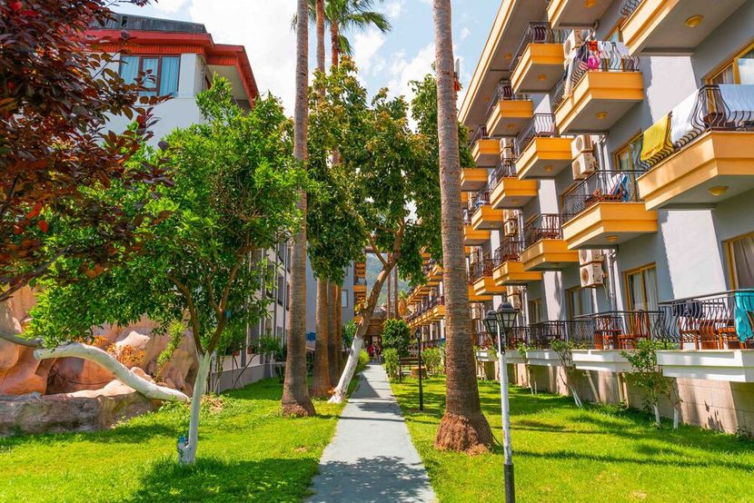 Belpoint Beach Hotel - 4