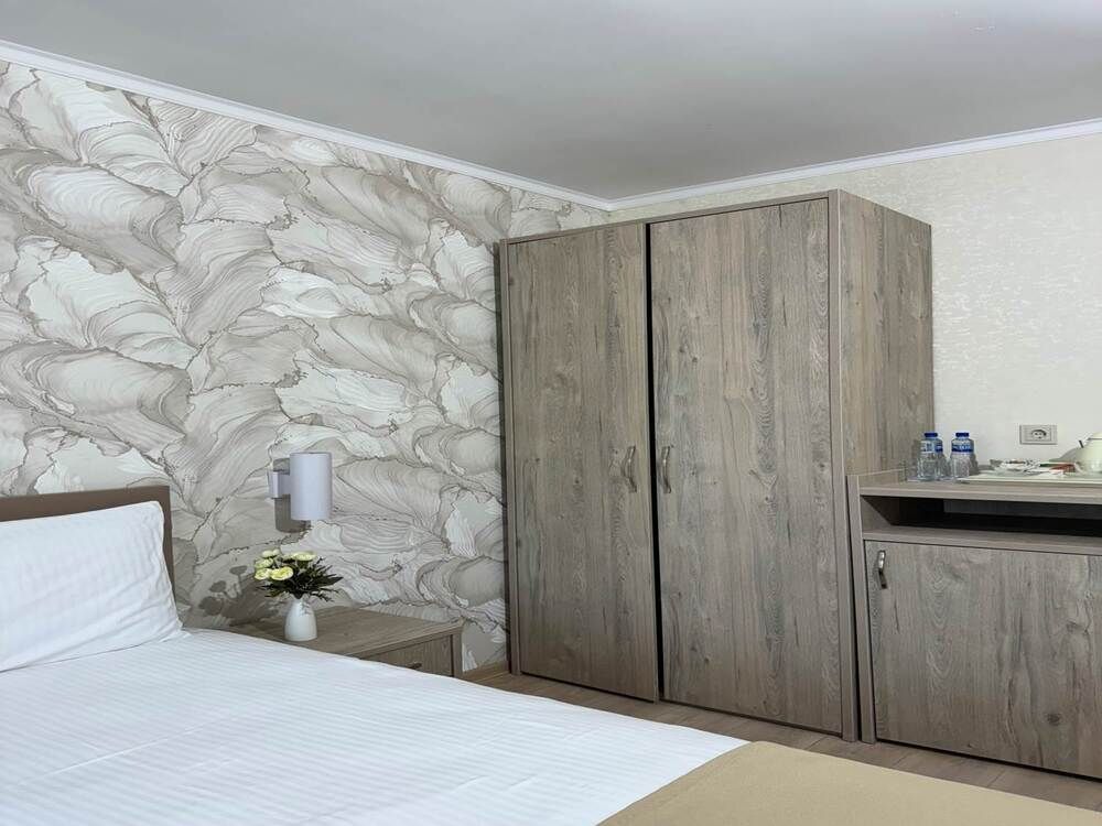 ЧЕРНОМОРЕЦ, парк-отель стандарт - 10