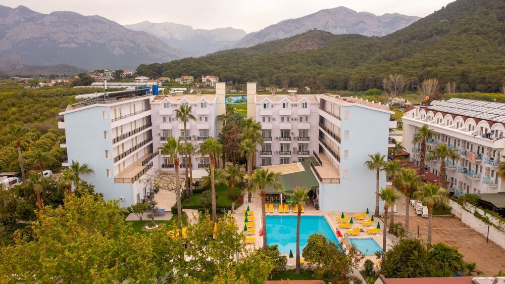 Malibu Garden Resort Hotel - 1