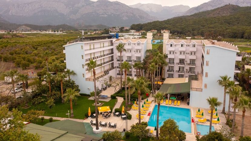 Malibu Garden Resort Hotel - 2