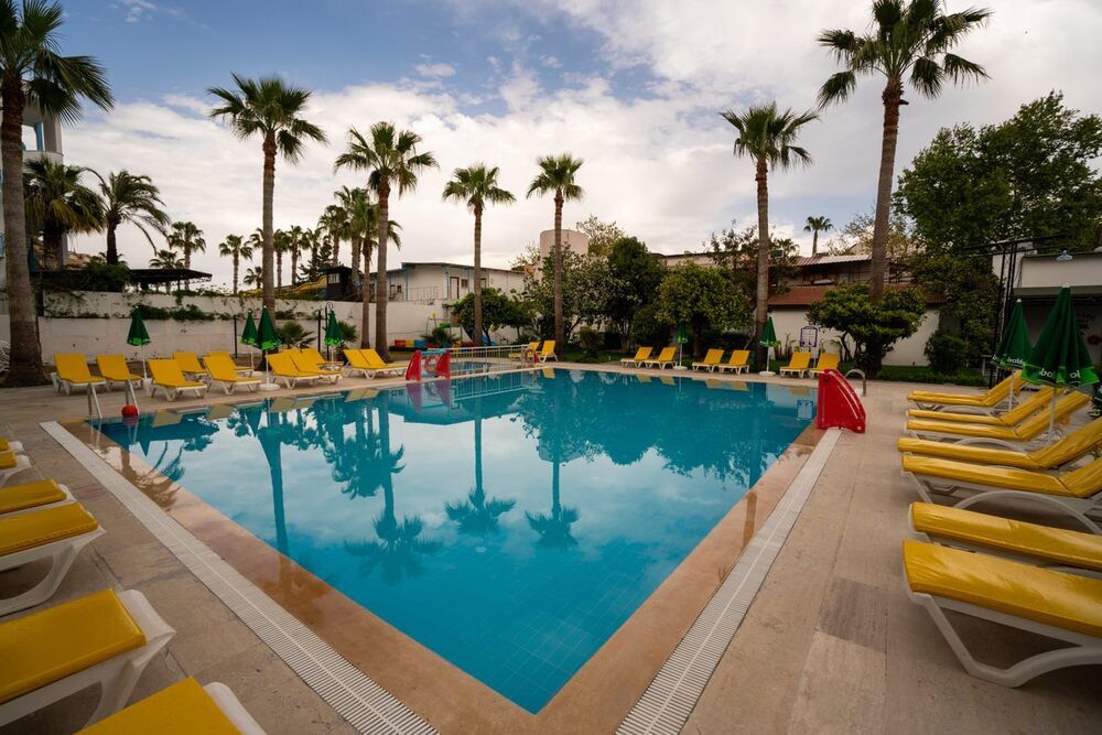 Malibu Garden Resort Hotel - 7