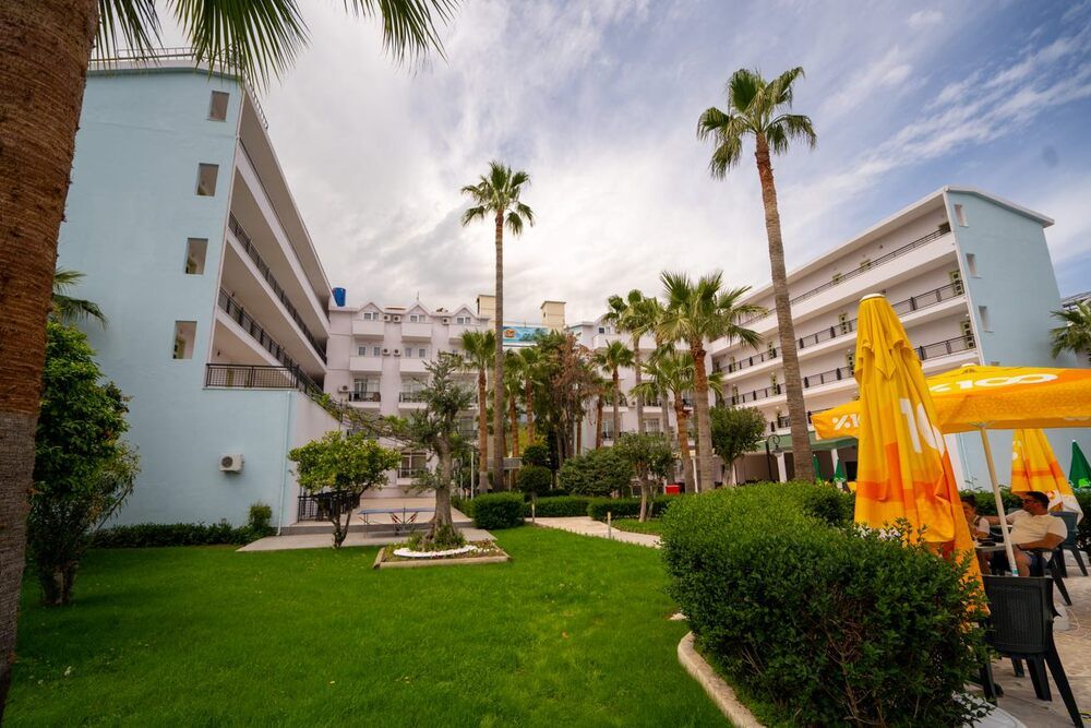 Malibu Garden Resort Hotel - 4