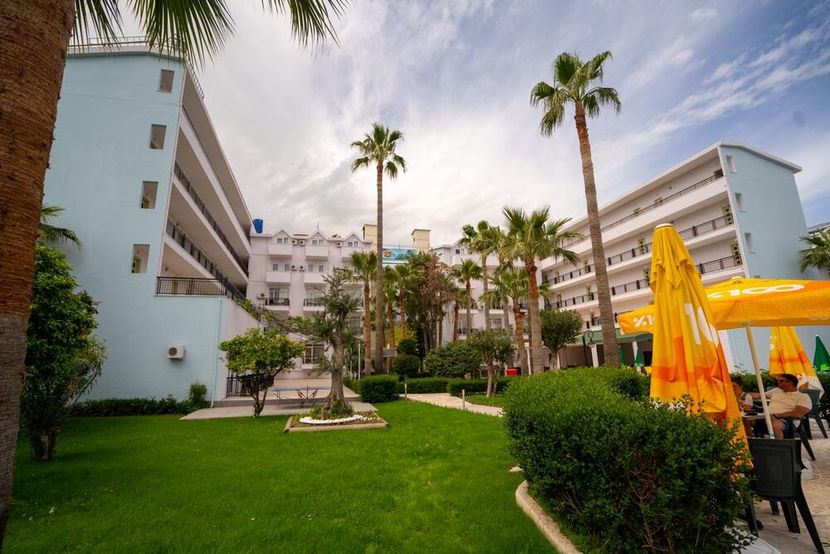 Malibu Garden Resort Hotel - 4