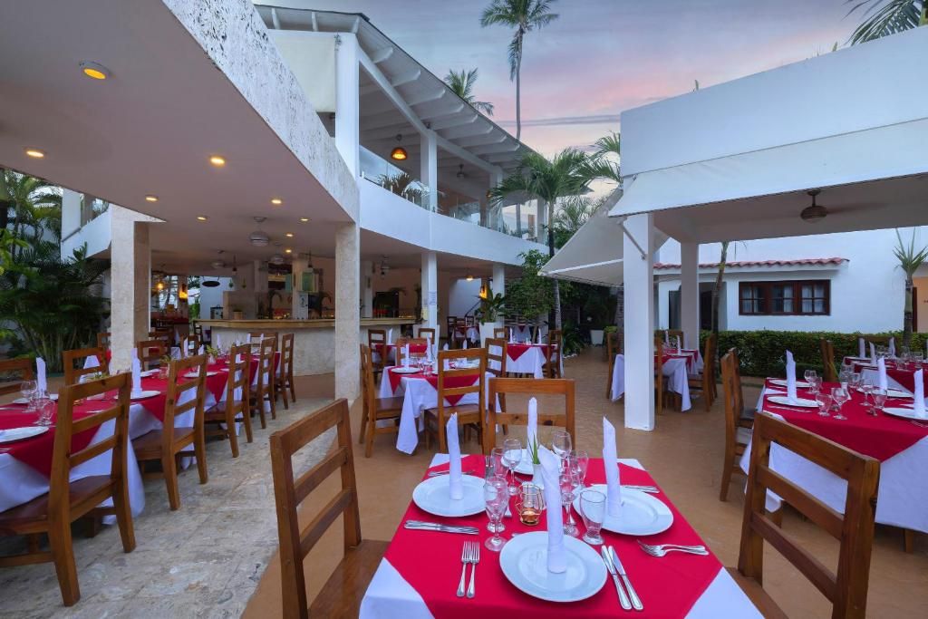 WHALA!BAVARO - 30