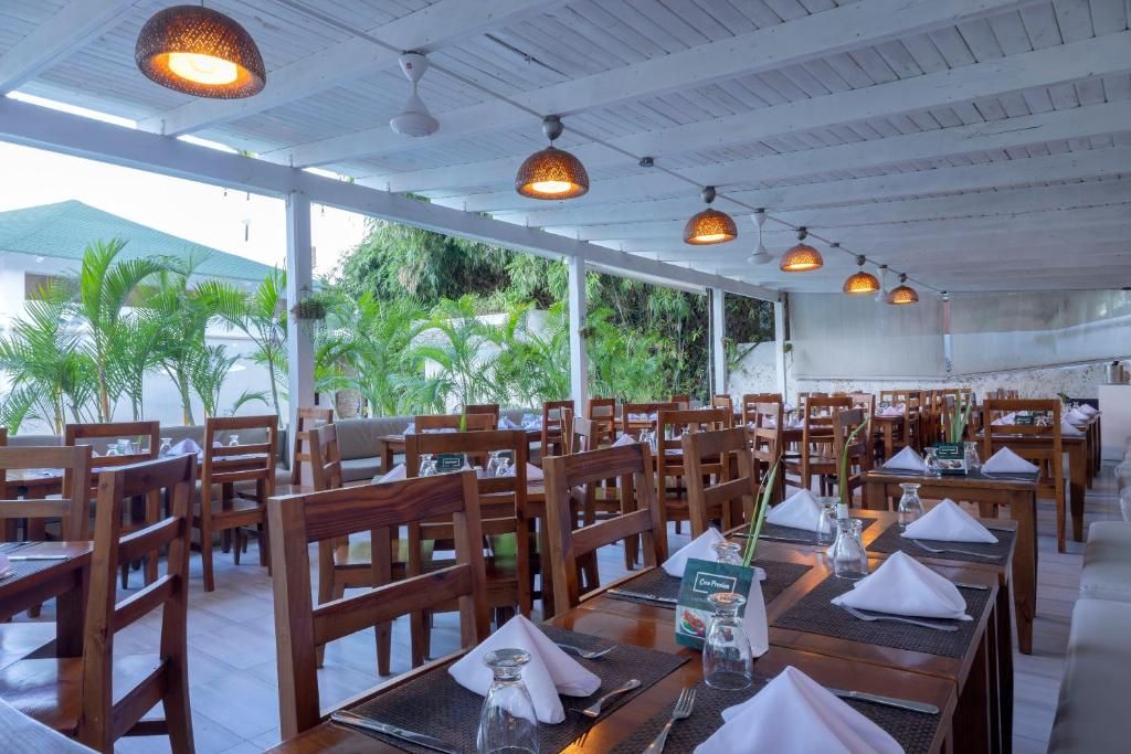 WHALA!BAVARO - 29