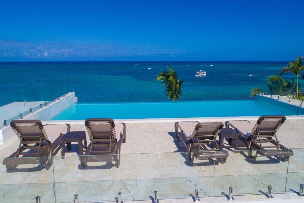 WHALA!BAVARO - 23